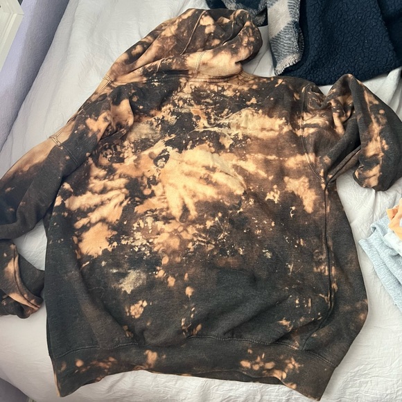 Oversized Bleached Kansas Sweatshirt - Picture 3 of 3